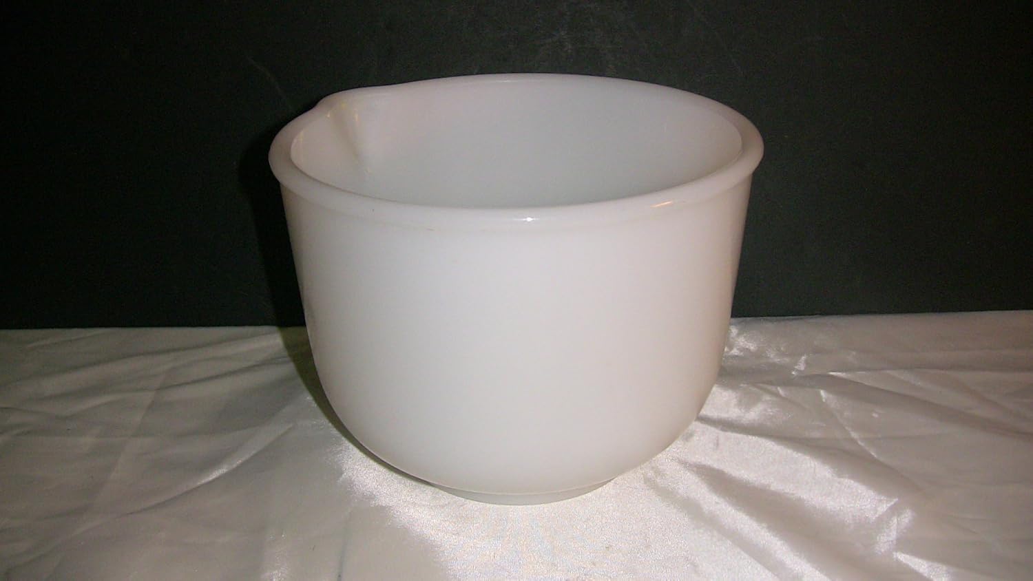 Vintage Sunbeam Glasbake Mixing Bowl White 20 CJ