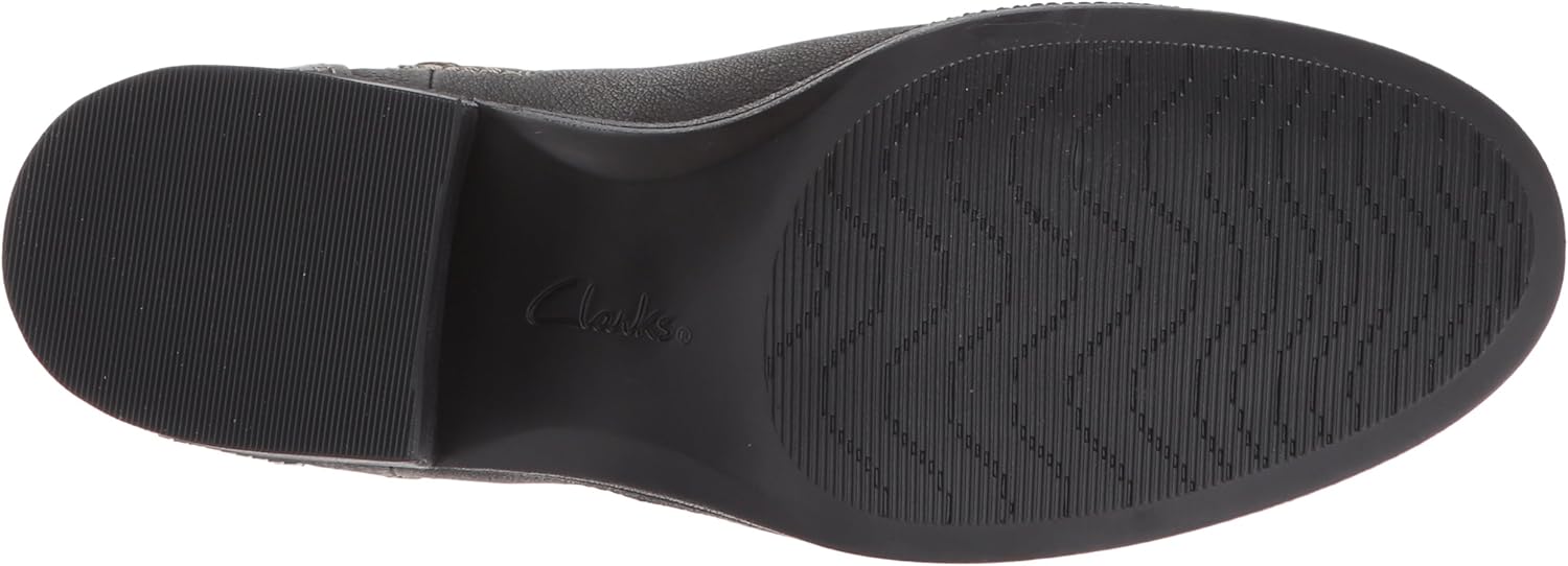clarks women's maypearl daisy ankle bootie