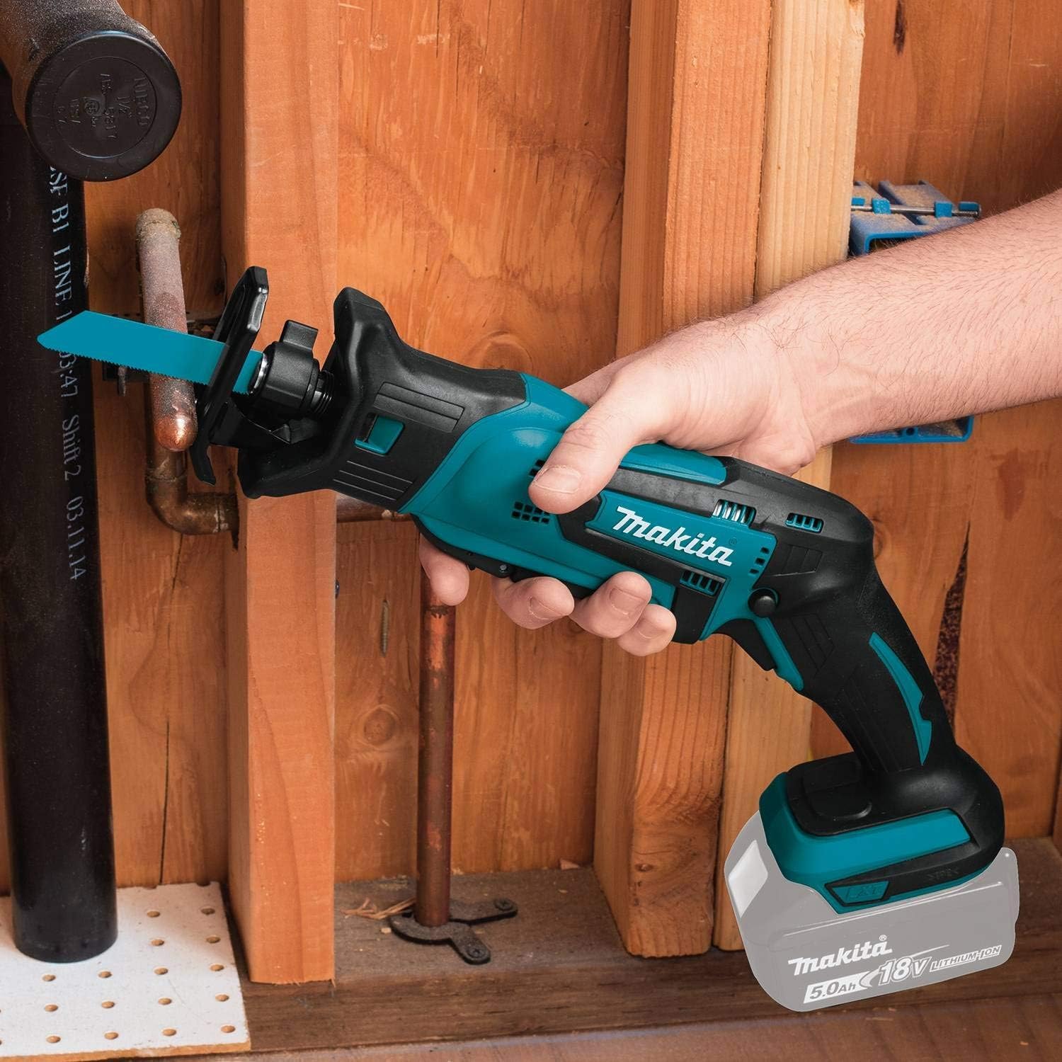 Makita XRJ01Z 18-Volt LXT Lithium-Ion Cordless Compact Reciprocating Saw (Tool Only, No Battery), Bare Tool - - 