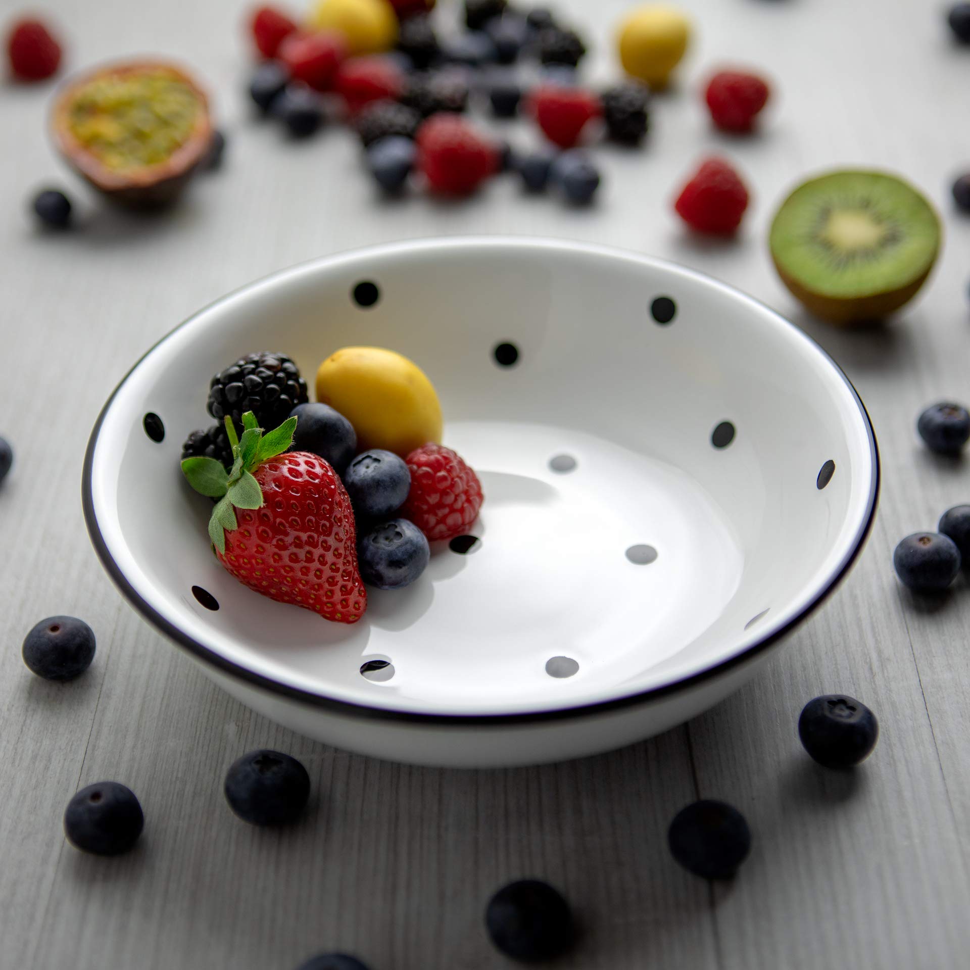 City to Cottage® White and Black Pottery | Polka Dot Spotty | Handmade Hand Painted | Glazed Ceramic 7.3inch/18.5cm | 14oz/400ml Large Salad, Pasta, Fruit, Cereal, Soup Bowl | Unique Dinnerware