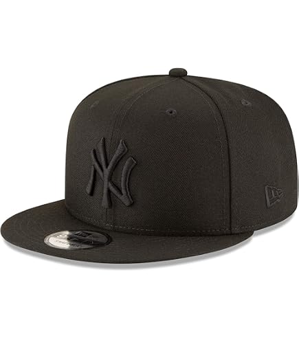 Amazon.com : New Era New York Yankees Black On Black Snapback Cap