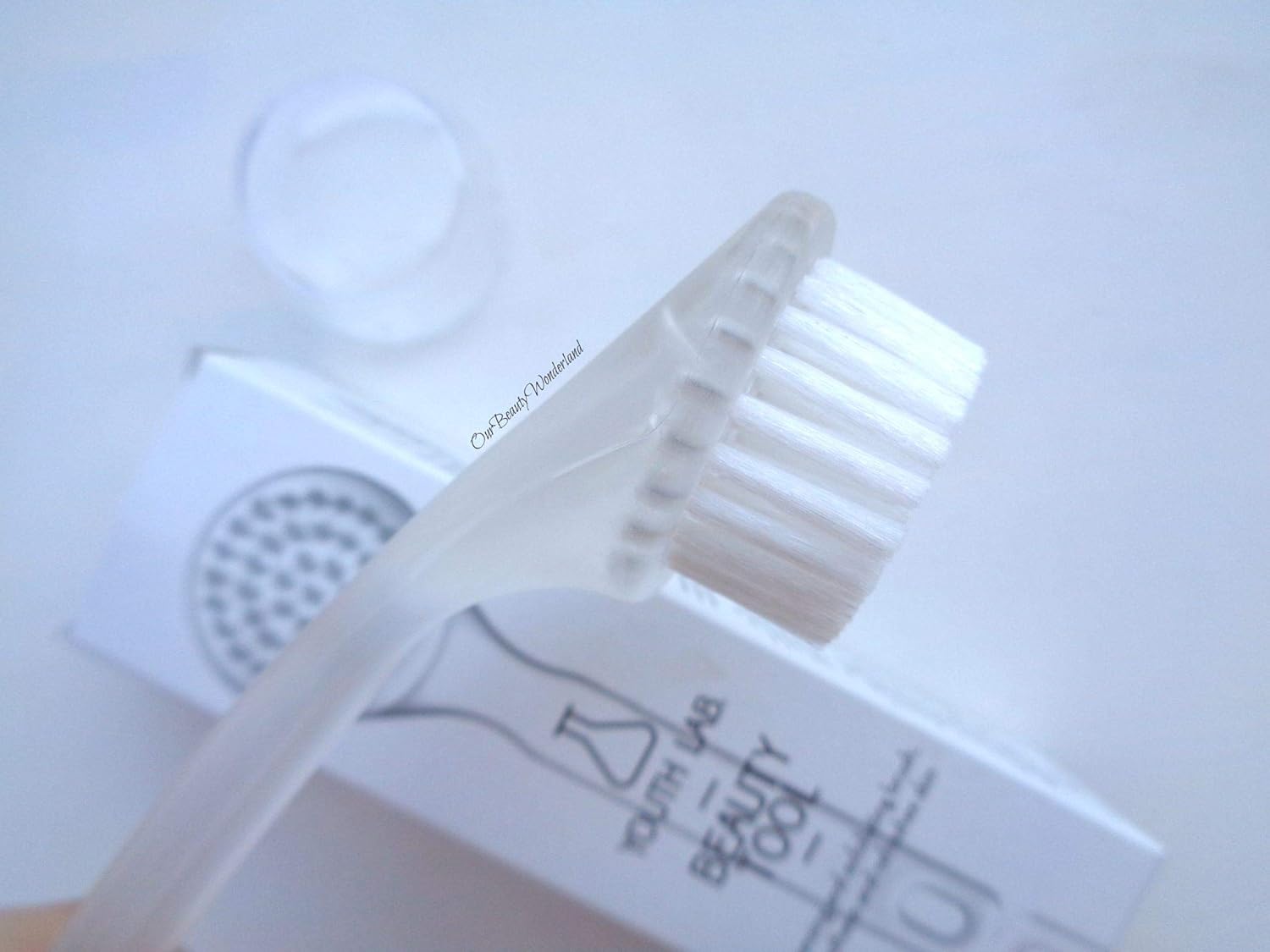 YOUTH LAB Beauty Tool - Facial Cleansing and Exfoliating Brush - Blackhead Remover -Face Skin Scrub Massager and Pore Cleaner for Soft Radiant Complexion - Gentle and Effective Cleaning Exfoliator: Beauty