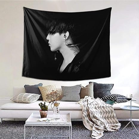 Amazon Co Jp Bigbang G Dragon タペストリー 大判 抗菌防臭 壁掛け インテリア おしゃれ モダンなアート 布ポスター 壁飾り 多機能 家 リビングルーム ベッドルーム 部屋飾り お店 雑貨 個性ギフト ホーム キッチン