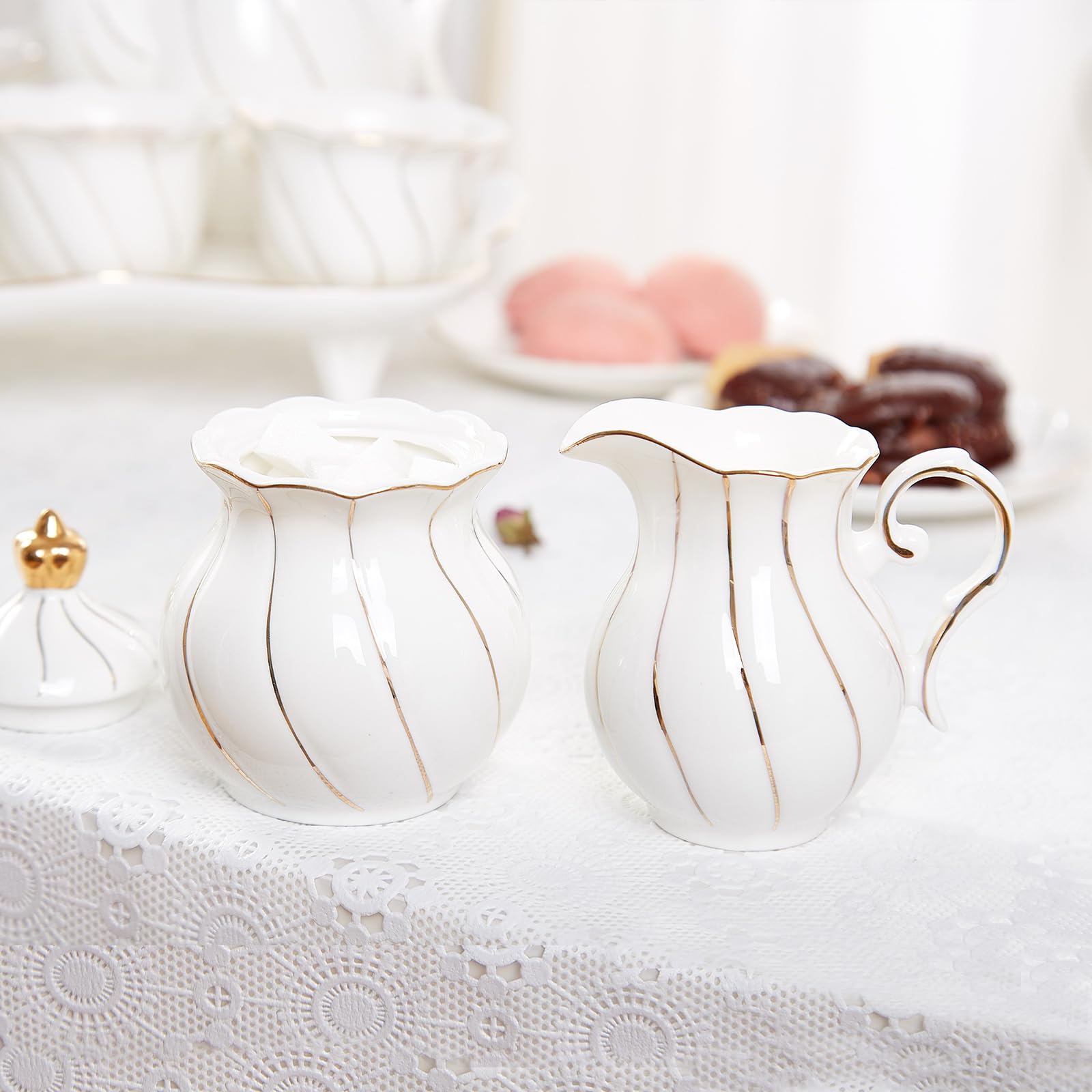 DUJUST White Cream & Sugar Set, Luxury British Design in Golden Trims, 1 Sugar Bowl with Lid (350ml), 1 Milk Jug (235ml), Handcrafted Sugar Creamer Set, Decoration for Kitchen