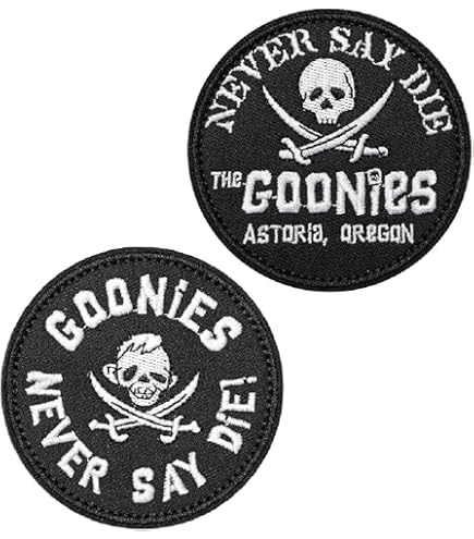 The Goonies Movie Patch (3 Inch) Never Say Die Gesticktes, Gewebtes Eisen Oder Aufnäher Retro Souvenir Emblem Piraten Kostüm Geschenk Aufnäher