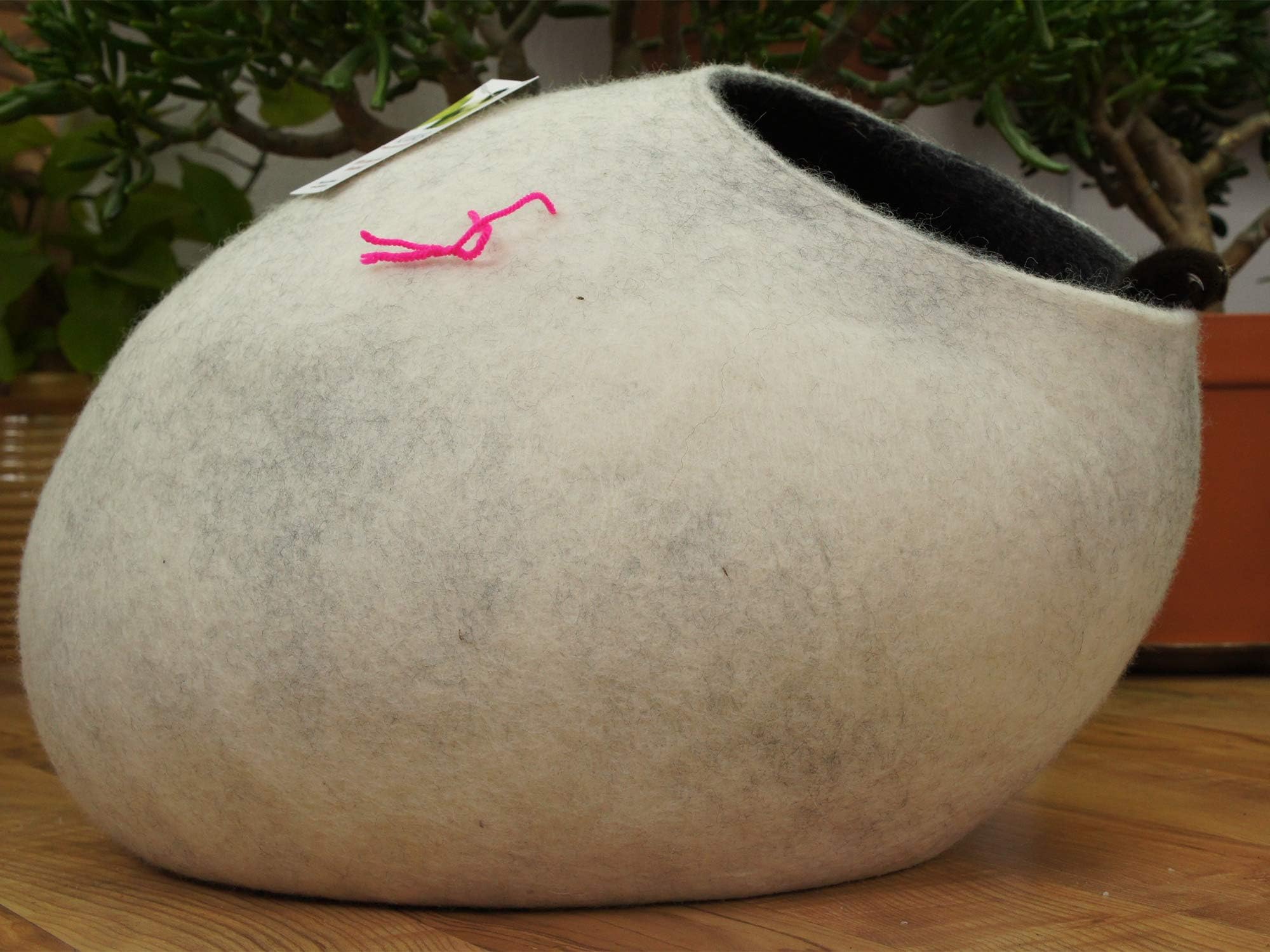 Cat House, Bed, Cave. Handmade. Ecological Sheep Wool. Size XL Large (17-26 pounds cat). Kivikis made.
