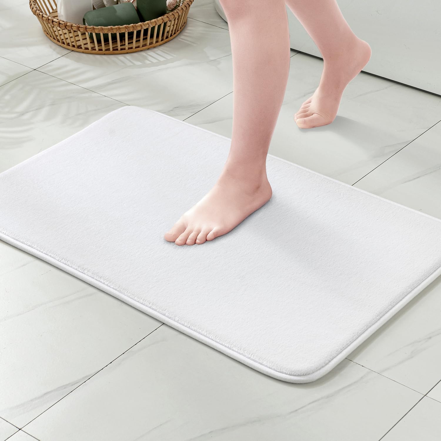 MIULEE Bath Mats Non Slip Memory Foam Bathroom Mat Bath Rug Shower Mat Coral Fleece Softness Highly Absorbent Washable Bathroom Rug Bath Mats for Bathroom Kitchen Entrance 40x60 cm White