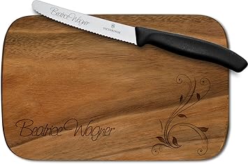 Frühstücksset mit Wunschgravur, Victorinox Brötchenmesser (schwarz) + Akazienholzbrett (Ranke)