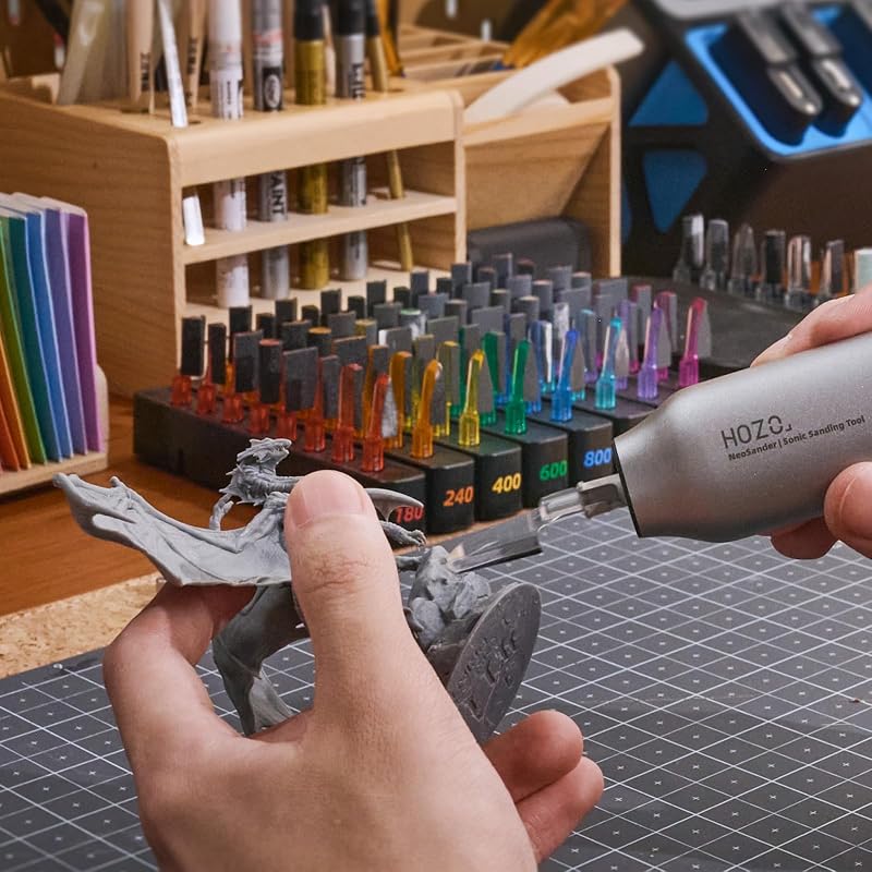 NeoSander Premium Combo – Kit Mini Levigatrice Reciprocante per Dettagli con 64 Testine Abrasive a Codice Colore, Stazione di Ricarica e Set di Carta Vetrata di Base, Idea Regalo per Stampa 3D