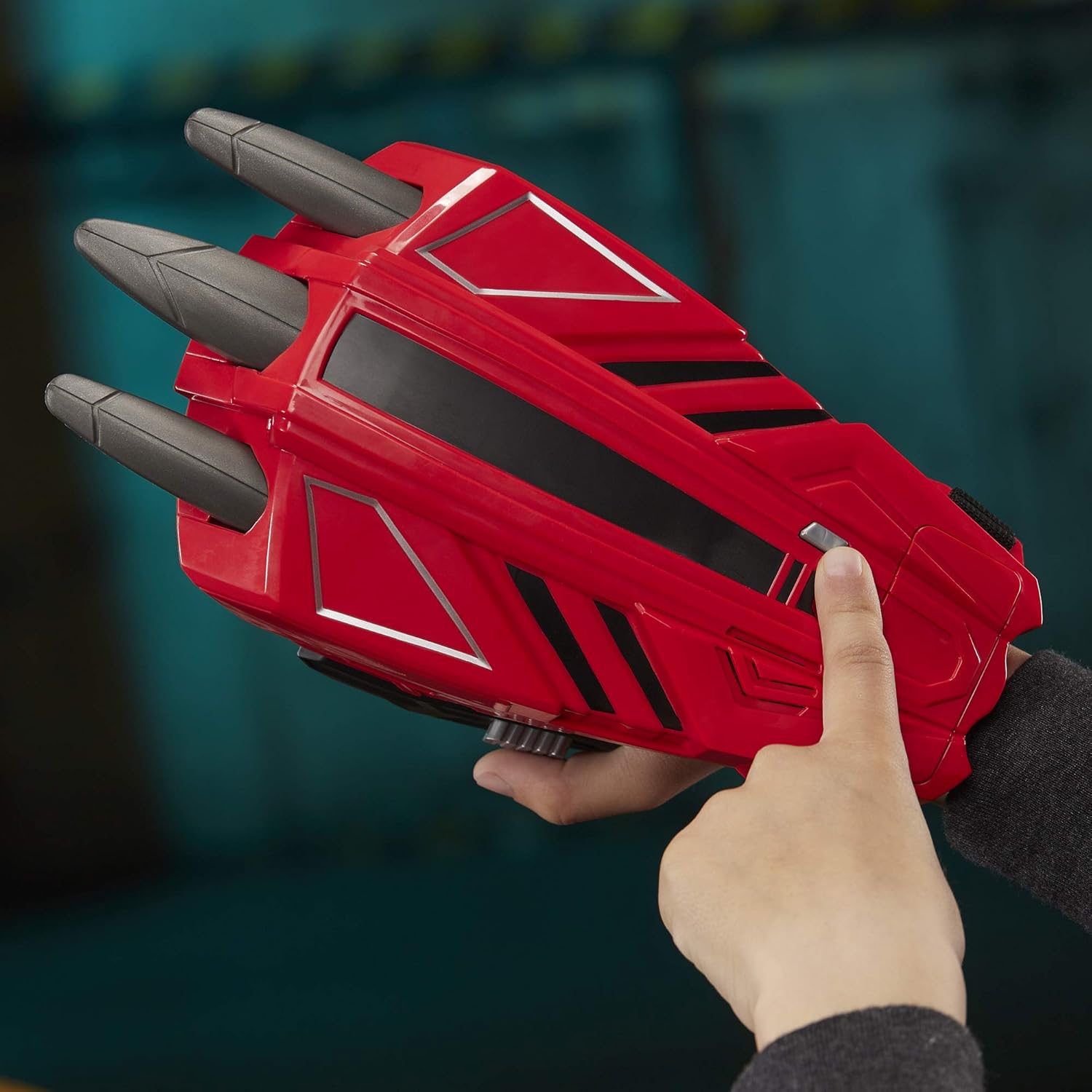 Power Rangers Beast Morphers Electronic Cheetah Claw, Red Ranger Role Play Toy, Multicolor, Small - Image 5