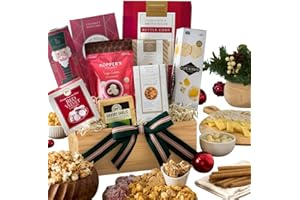 Classic Christmas Basket Gift of Gourmet Holiday Foods by GourmetGiftBaskets.com