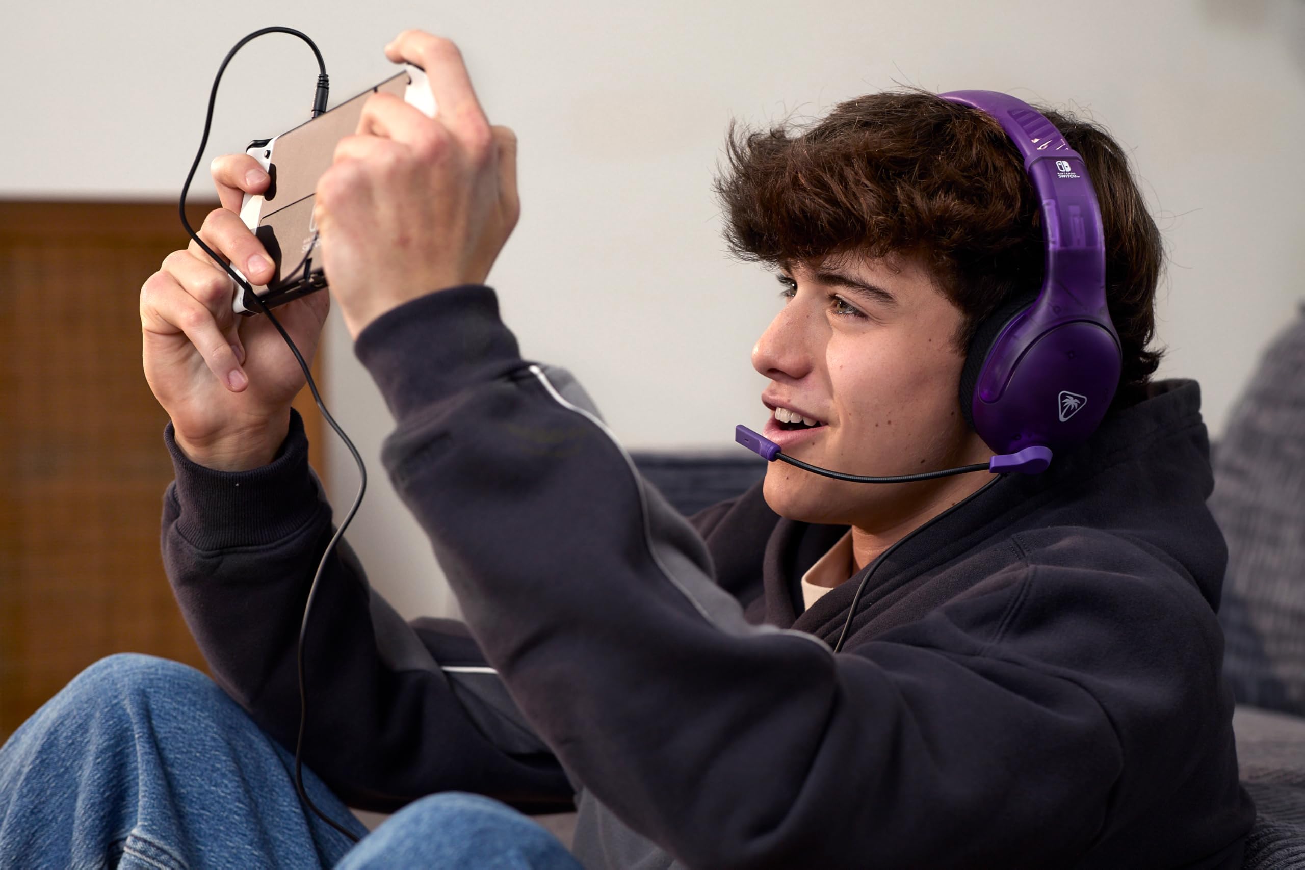 Turtle Beach Airlite Fit Ghost Lila Wired Gaming Headset Offiziell Lizenziert für Nintendo Switch, Lite und OLED – Flip-to-Mute Mic, Over-Ear Premium Komfort 9