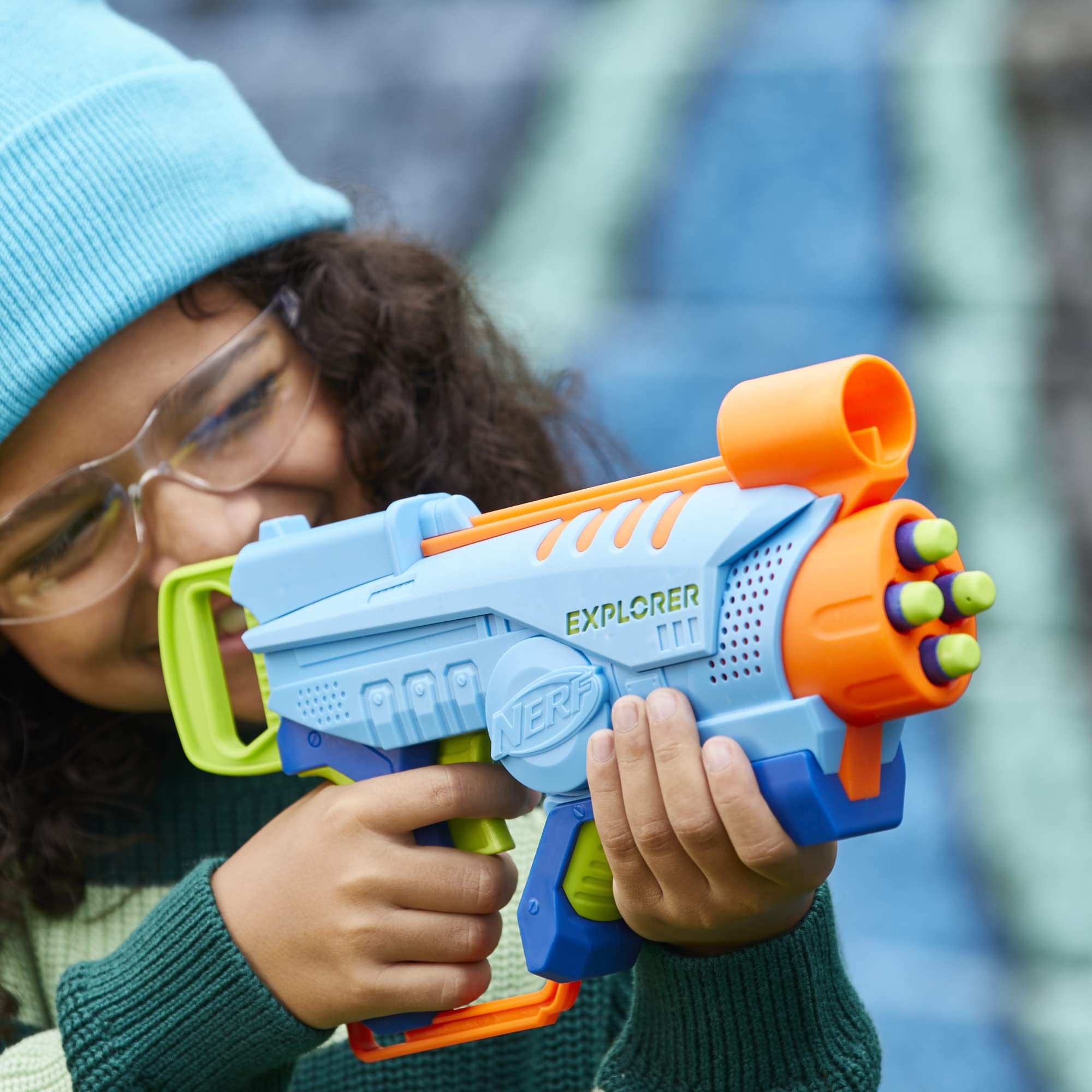 Nerf Elite Junior Explorer Easy-Play Toy Foam Blaster, 8 Darts for Kids Outdoor Games, Ages 6 & Up