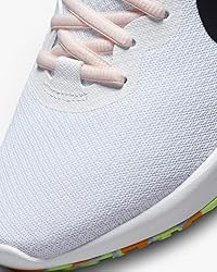 Nike Women's Revolution 6 NN PRM - Size 7