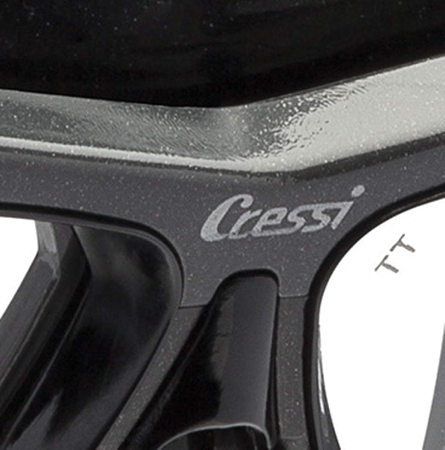 First Dive Mask with Inclined Lenses for Scuba Diving - optical lenses available | FOCUS made by Cressi: quality since 1946