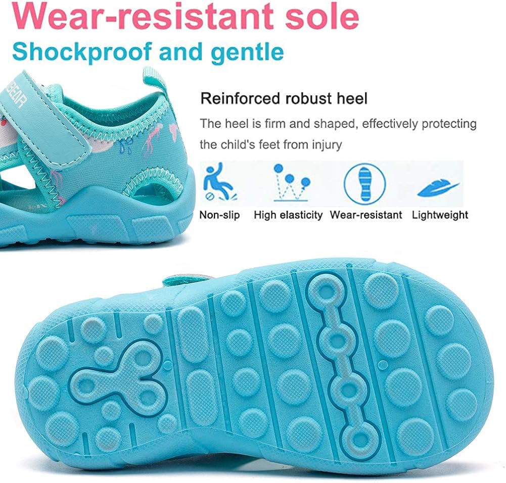 closed toe water shoes