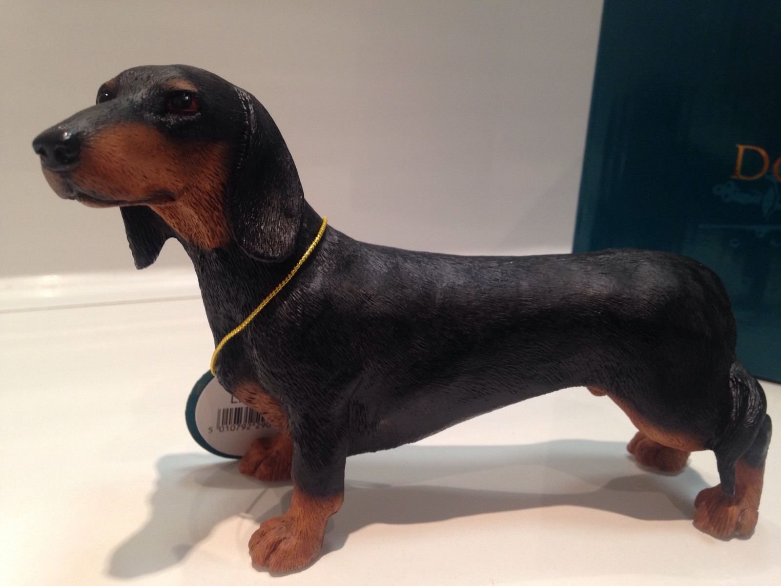 Figure | Standing Dachshunds | 1 Piece - 14x5x9 cm, Black