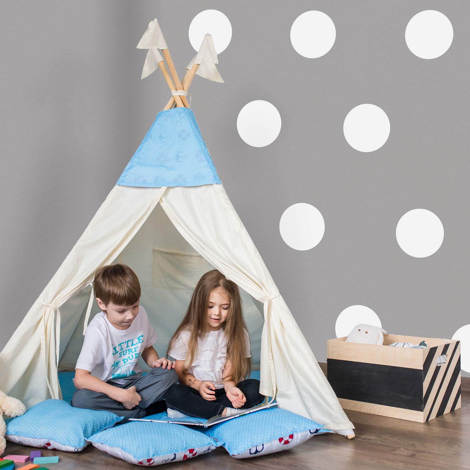 Circle Wall Stickers | Lots of Colours Options Available | Perfect for a Baby's Nursery or Child's Bedroom