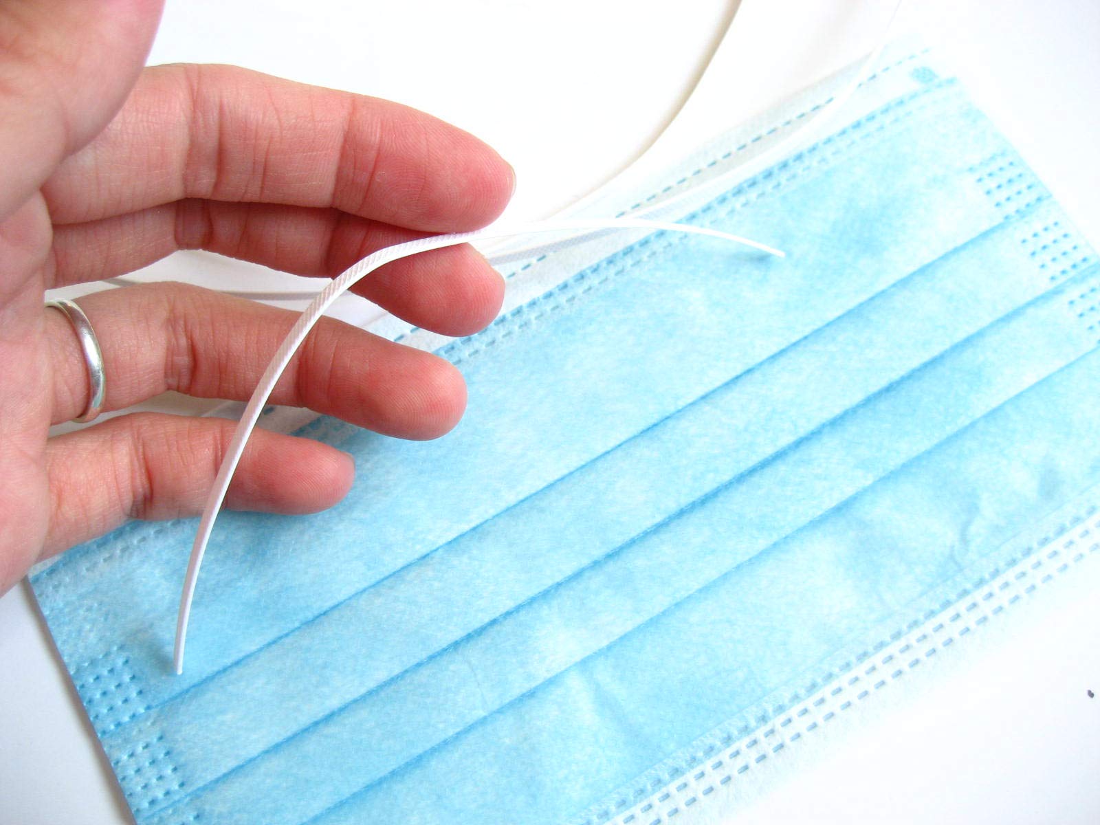 4ms of UK Stock 40pcs of 10cm 3mm Plastic PE Nose Bridge Strip 3mm Bendable Nose Wire for Sewing Crafts Making no Metal Wire