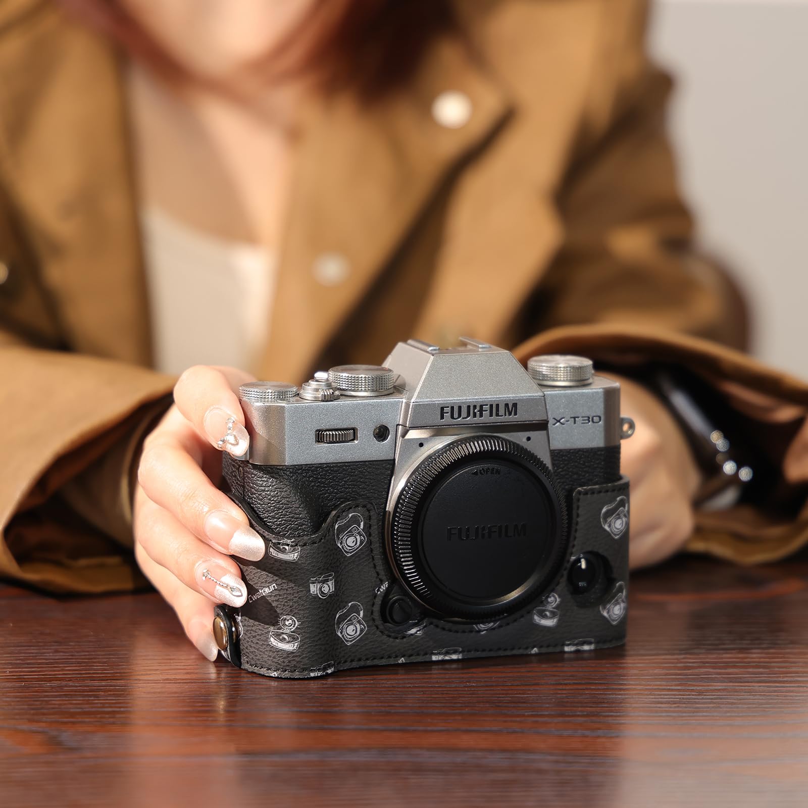Cwatcun Leather Camera Half Case Compatible with Fujifilm X-T30 II, Vintage Pattern Style Leather Half Case with Magnetic Battery Access, Black