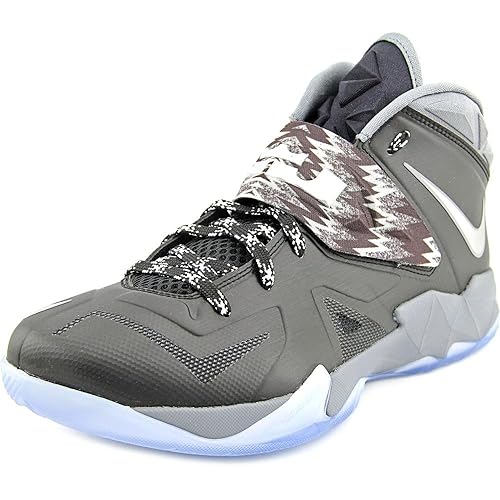 lebron james trainers uk