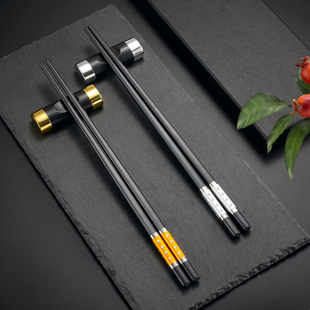 Hongyantech Japanese Silver/Gold Fibreglass Chopsticks Fibreglass 2 Pairs with 2 Chopsticks Rests Cutlery Sushi Chopsticks Set Chopsticks Re-usable Chopsticks in Gift Box