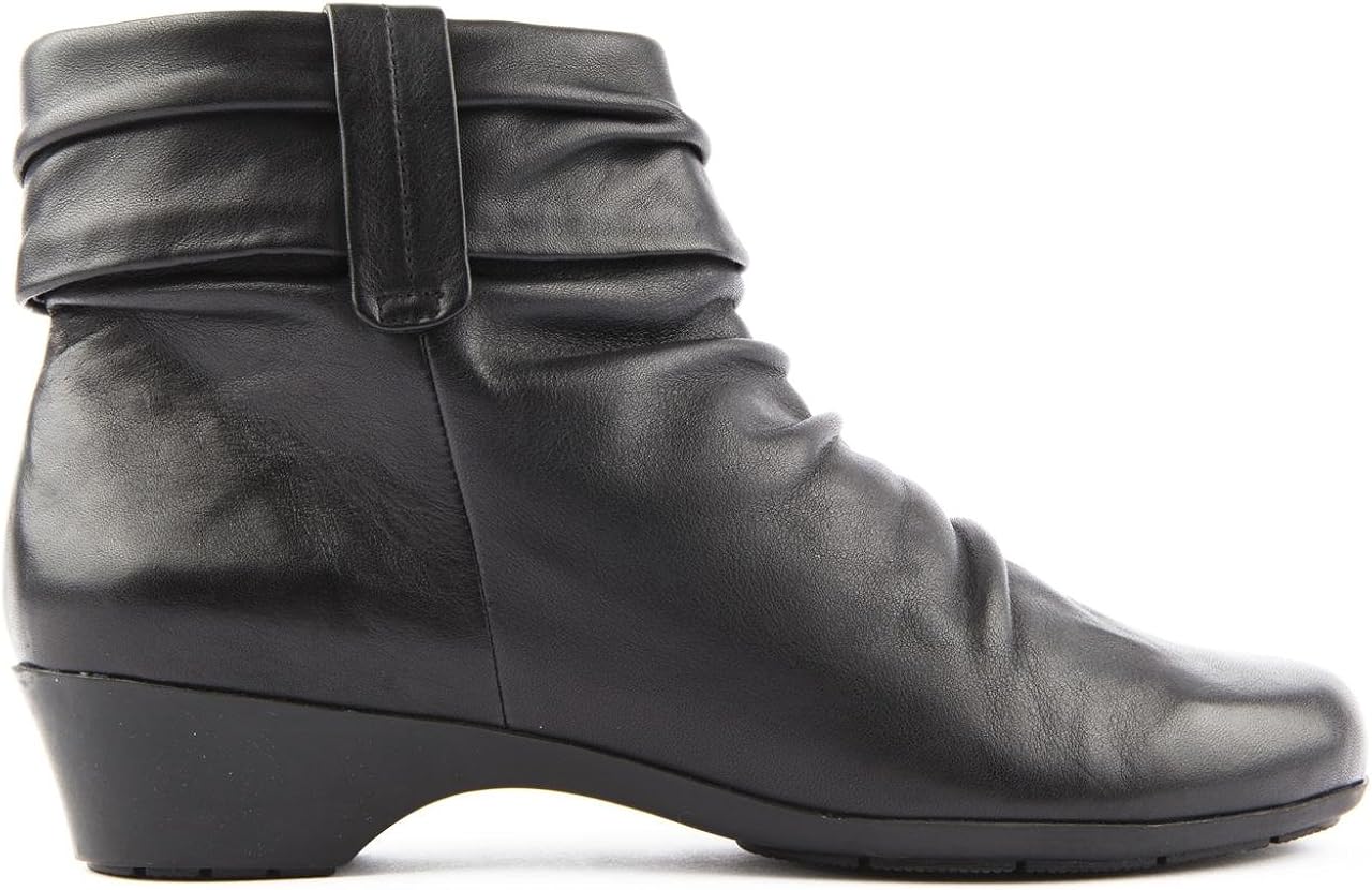 clarks ladies ankle boots wide fit