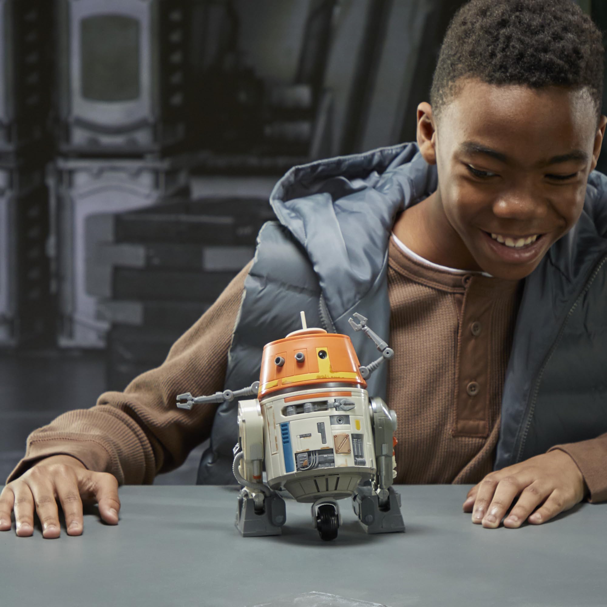 STAR WARS Chatter Back Chopper, Ahsoka Animatronic Toys, 40+ Sound & Movement Combos, Interactive Toys for 4 Year Old Boys & Girls