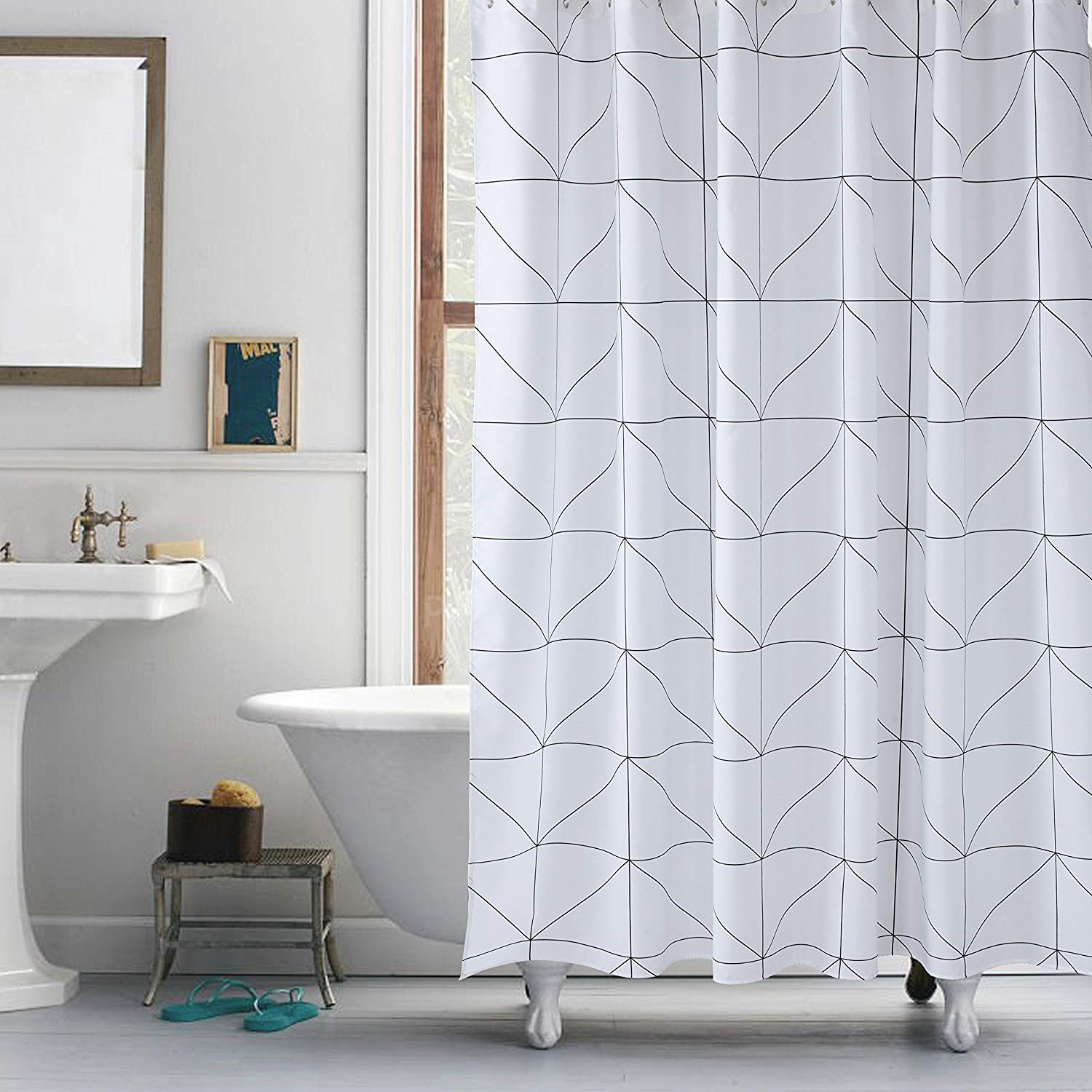 Chic D White＆Black Triangles Geometric Fabric Bathroom Shower Curtains