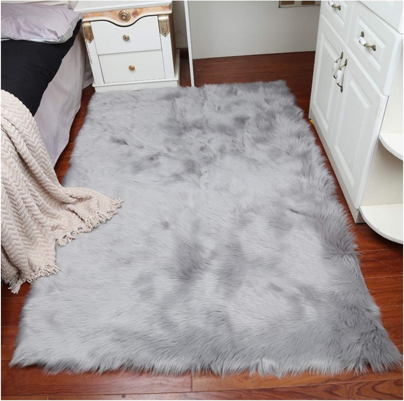 Home Decor Rectangle Rugs Faux Fur Sheepskin Area Rug Shaggy Carpet Fluffy Rug for Baby Bedroom,2ftx3ft,Grey