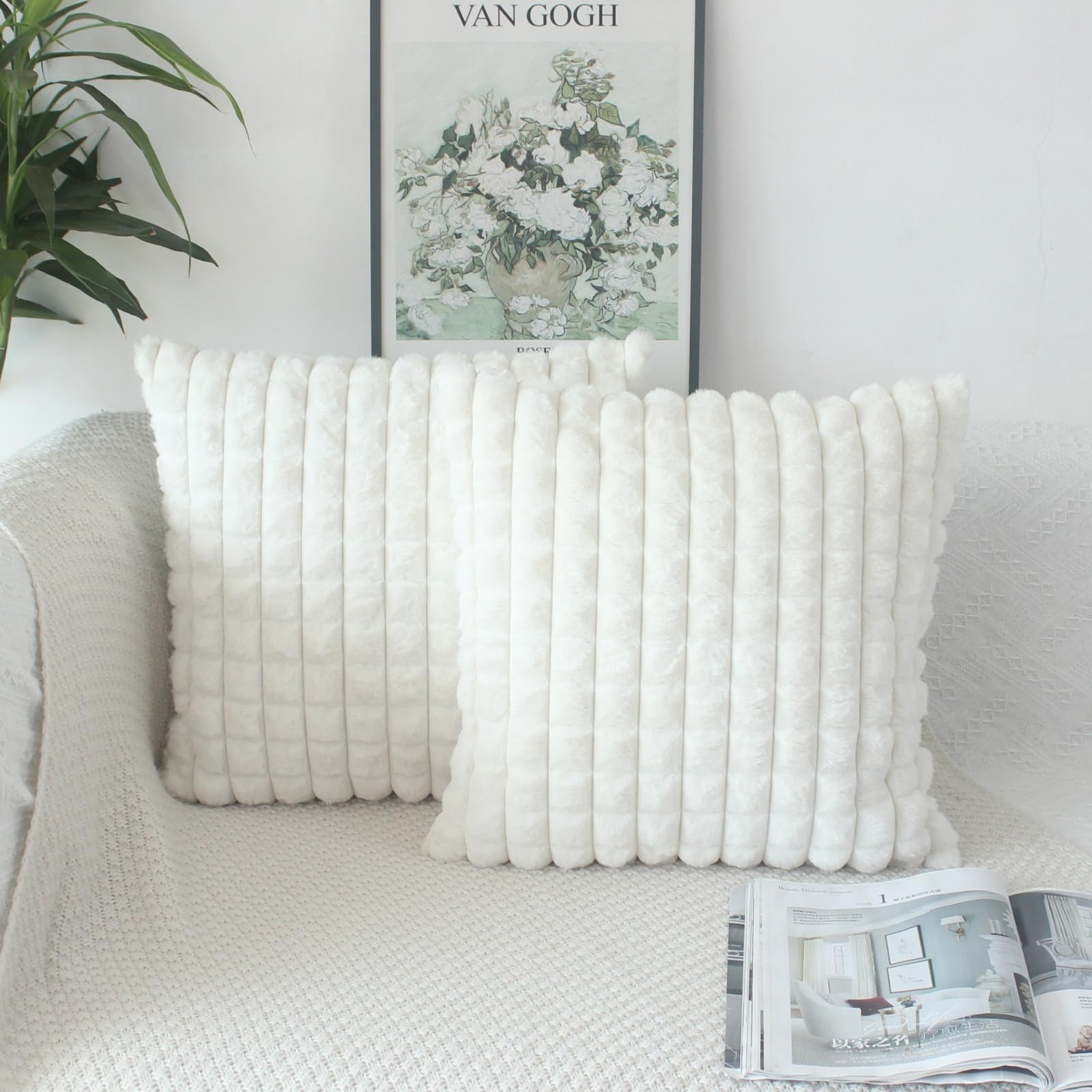 OYIMUA Fluffy Cream White Cushion Covers 45 x 45 Faux Fur Cushion Cover 18x18 inches Set of 2 Pillow Cases Soft Plush Sofa Cushions Living Room Modern Moroccan Covers