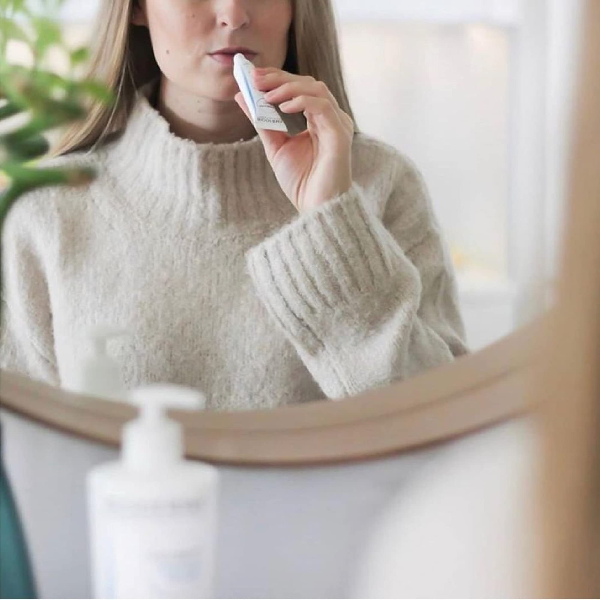 Bioderma Atoderm Lip Balm - Moisturizing and Nourishing Lip Balm for Dry, Chapped Lips