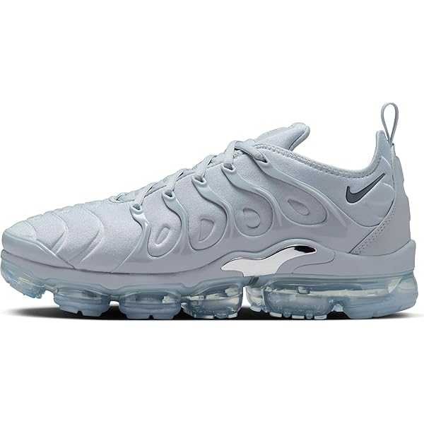 white nike air vapormax plus women's