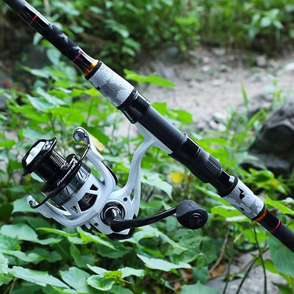 SOUGAYILANG SURF FISHING ROD AND REEL COMBO, 4 PIECE MH/H SALTWATER FISHING COMBO WITH 5000 SIZE SPINNING REEL