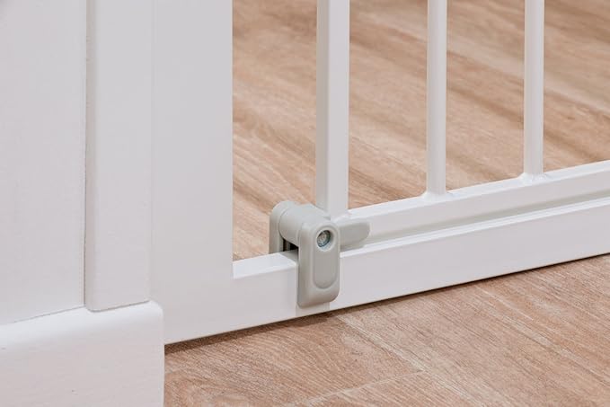 Safety 1st Secure Tech Auto Close Metal Gate White Amazon Co Uk