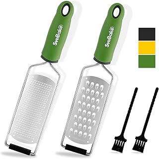 SveBake Zester Reibe aus Edelstahl mit Schutzabdeckung und Reinigungsbürste - 2 Stück - Feine Parmesanreibe & Grob Käsereibe für Zitronenschale, Muskatnuss | Grün