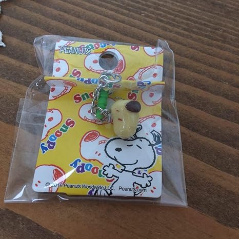 Amazon Co Jp スマホ イヤホンジャック 1 スヌーピー イヤホン アクセサリー ストラップ スヌーピー商品 ホビー