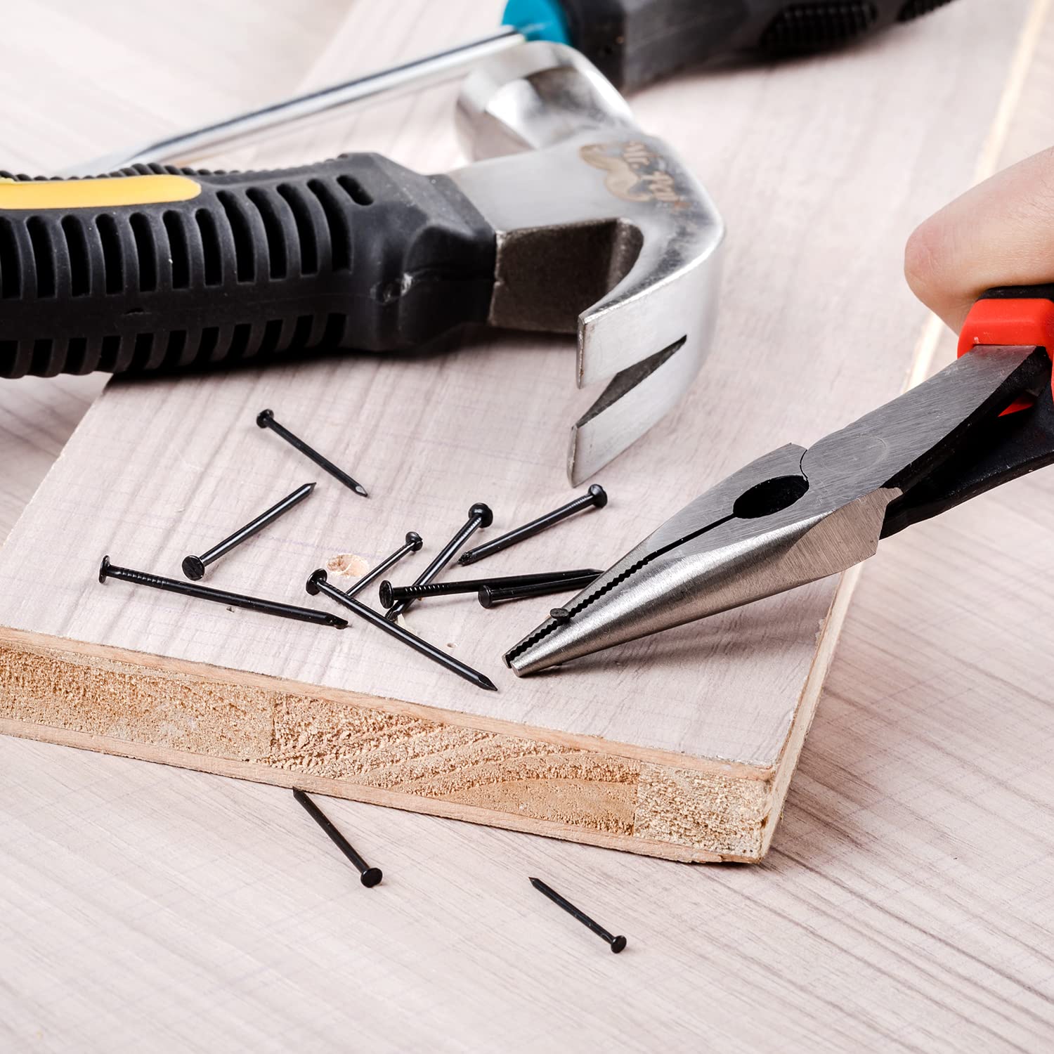 Mr. Pen- Nail Assortment Kit, 600 Pcs, 4 Sizes, Black, Small Nails, Nails for Hanging Pictures, Finishing Nails, Wall Nails for Hanging, Pin Nails, Hardware Nails, Assorted Nails, Galvanized Nails - Image 9