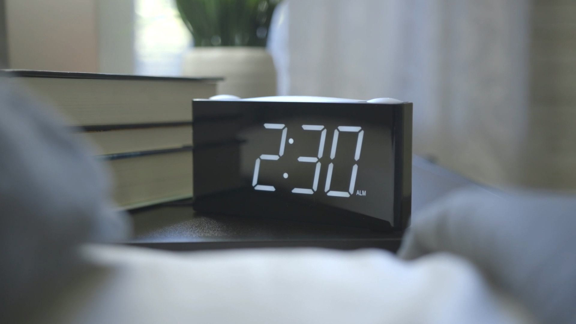 6 Rocam+Digital+Alarm+Clock+Bedrooms