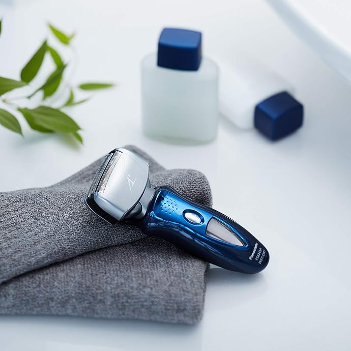 Panasonic 松下 ES8243AA 四刀头 干湿两用 往复式电动剃须刀 7折$69.99史低 海淘转运到手约¥528 Panasonic 松下 ES8243AA 四刀头 干湿两用 往复式电动剃须刀 7折$69.99史低 海淘转运到手约¥528