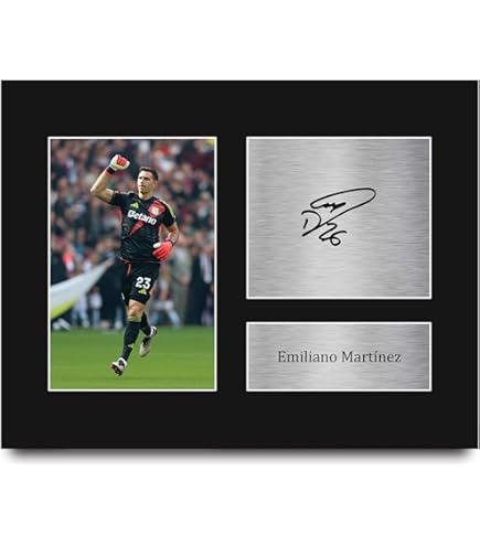 HWC Trading FR A4 Lucia Garcia Regalos Impresos Imagen De Autógrafo Firmado Para Los Aficionados Al Fútbol Femenino Y Partidarios - A4 Enmarcado