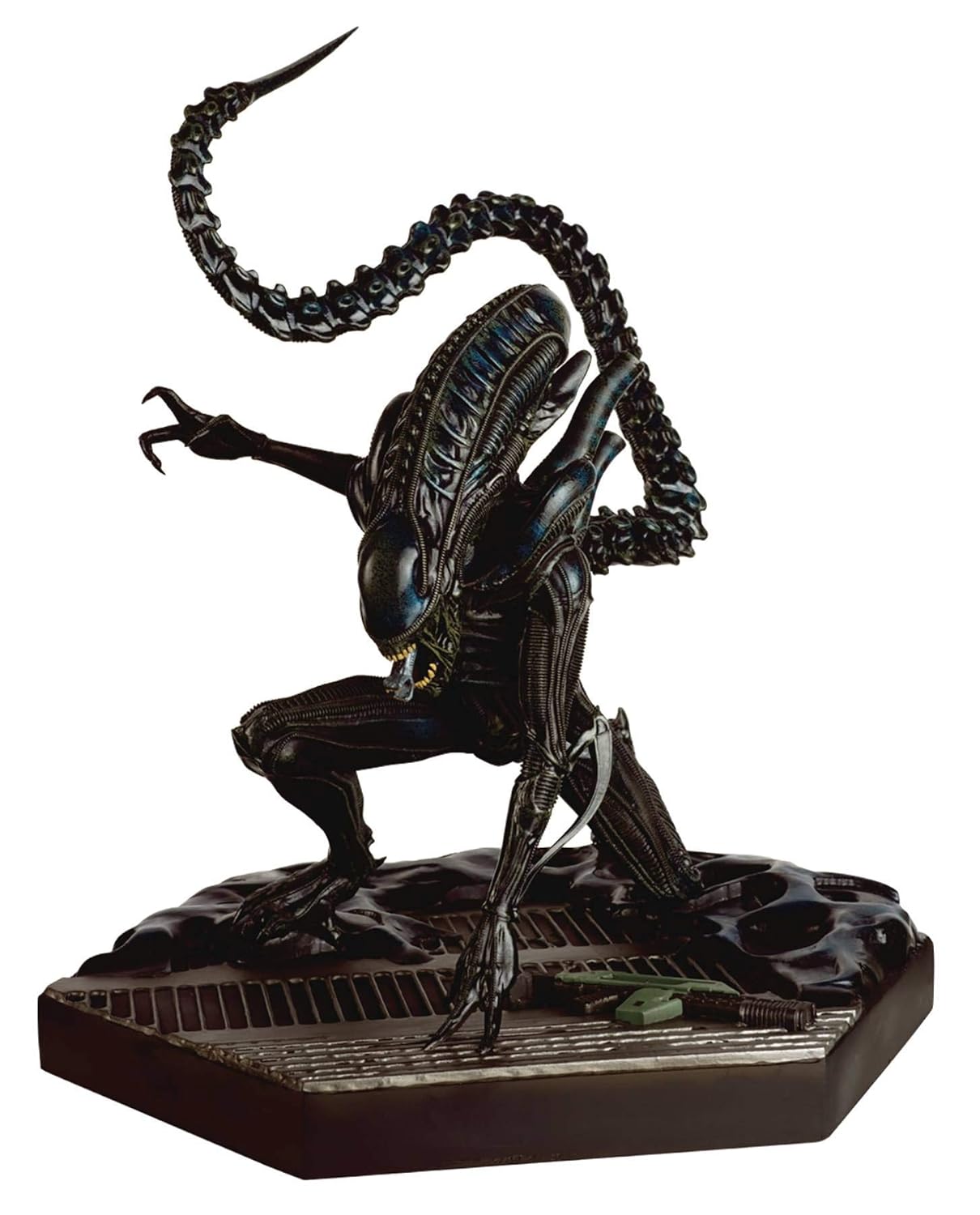 Alien and Predator Mega Xenomorph Warrior Special Statue with Collector Magazine #9