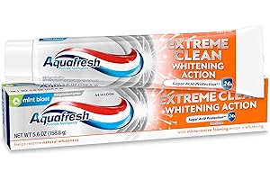 Aquafresh Extreme Clean Whitening Action Fluoride Toothpaste for Cavity Protection, Sugar Acid Protection, Mint Blast, 5.6 oz