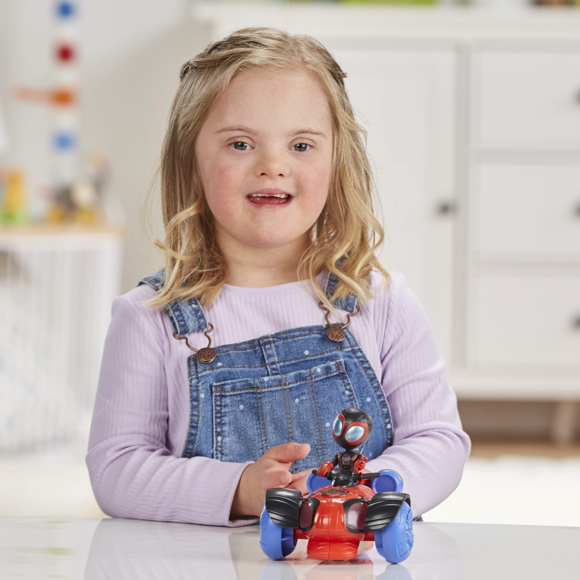 Spidey and his Amazing Friends Glow Tech TechnoRacer Toy Car with