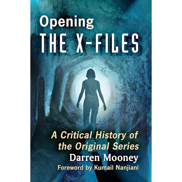 All Things (The Official Guide to the X-Files, Vol. 6): Shapiro