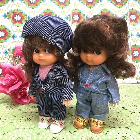 Amazon 昭和レトロポップ女の子人形ソフビドール当時物2個セットまとめてままごと遊び玩具おもちゃ キッチン 食べ物 ホビー