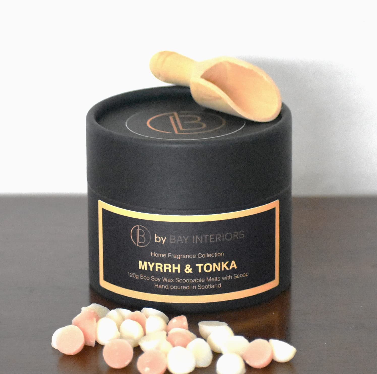 by Bay Interiors Eco Soy Scoopable Wax Melts Highly Scented Vegan No Plastic 120g (Myrrh & Tonka) with Natural Wooden Scoop 15% Fragrance Oil Gifting Idea
