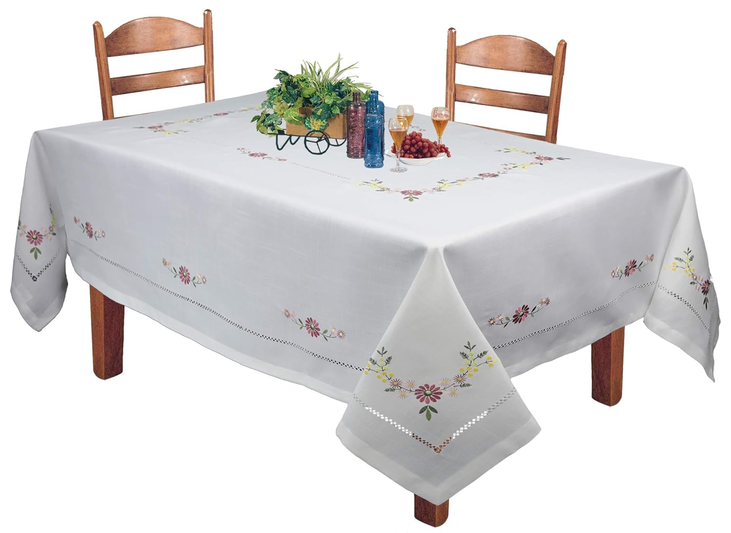 Best table cloth 60′ x 126′, with matching napkins