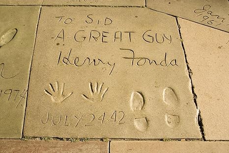 Amazon ロサンゼルス Ca写真 ヘンリー フォンダの手と機器 グローマンズ チャイニーズ シアターtheatre Los Angeles Ca キャロル ハイスミス 44in X 30in H 4430 アートフレーム ポスター オンライン通販