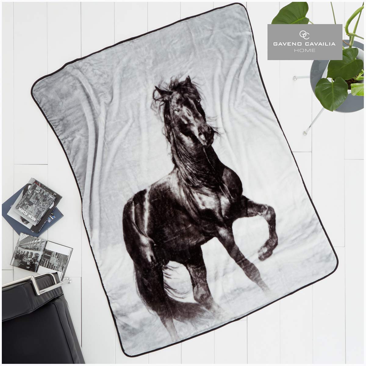 Gaveno Cavailia Super Soft Faux Fur 3D Wildlife HORSE Fleece Throw Blanket, 200 x 240 Cm, Polyester, King, Black